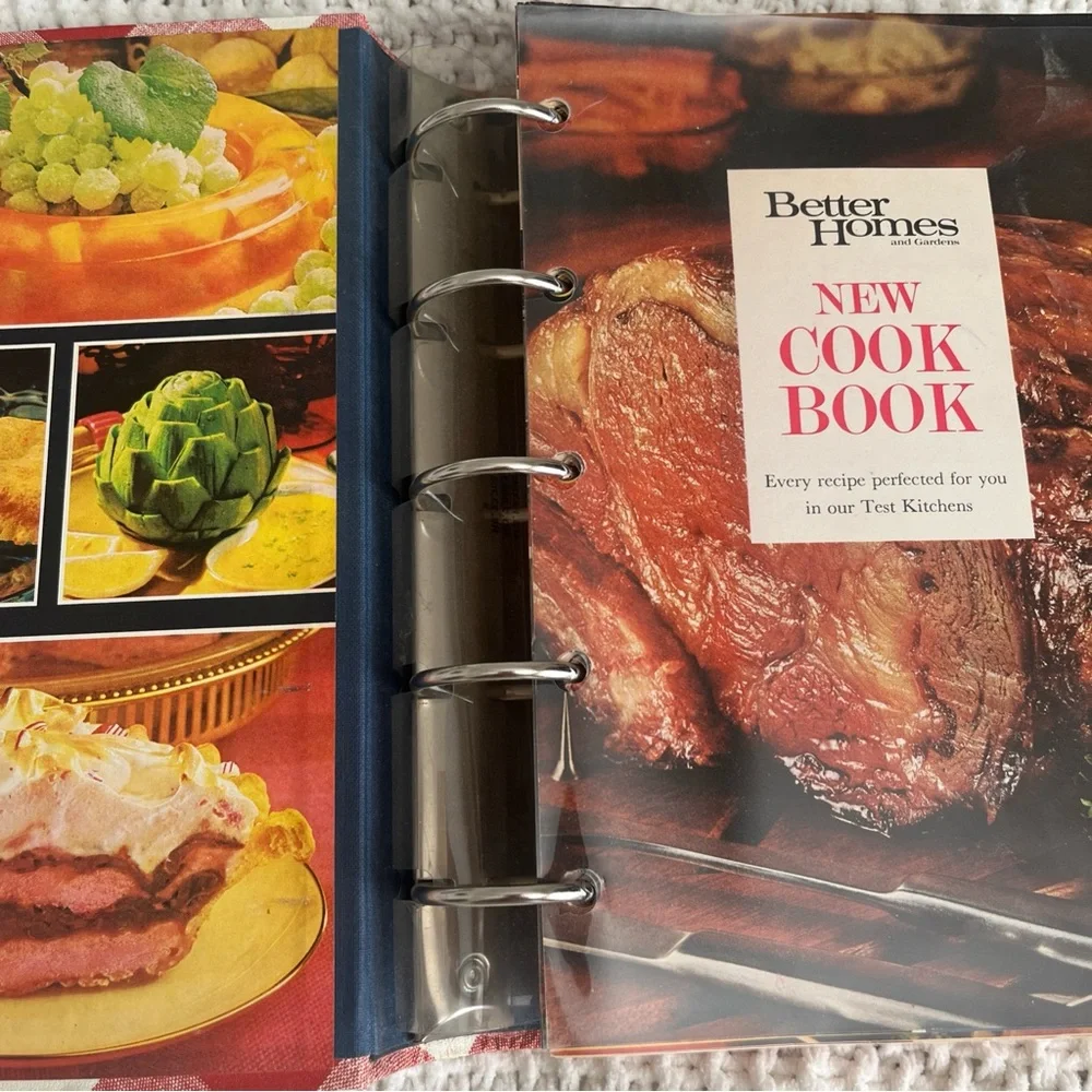 Better Homes and Garden New Cook Book 1970 with “Best You Can Bake” dessert book